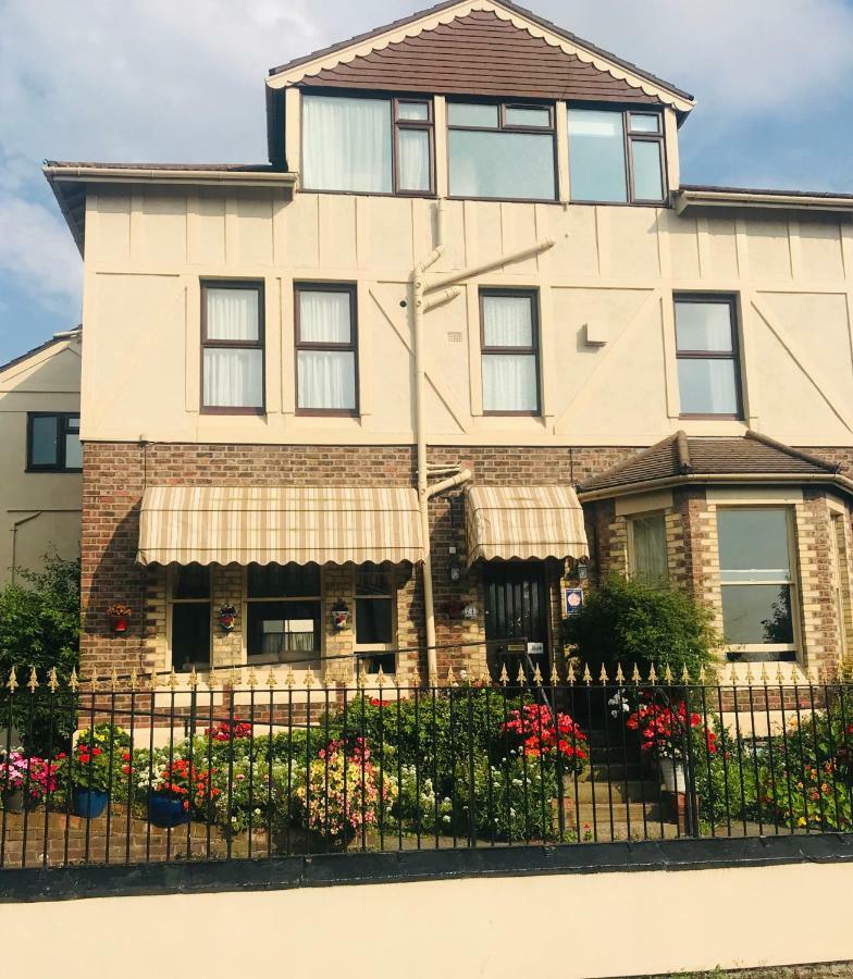 The Bebington Bed & Breakfast Luaran gambar